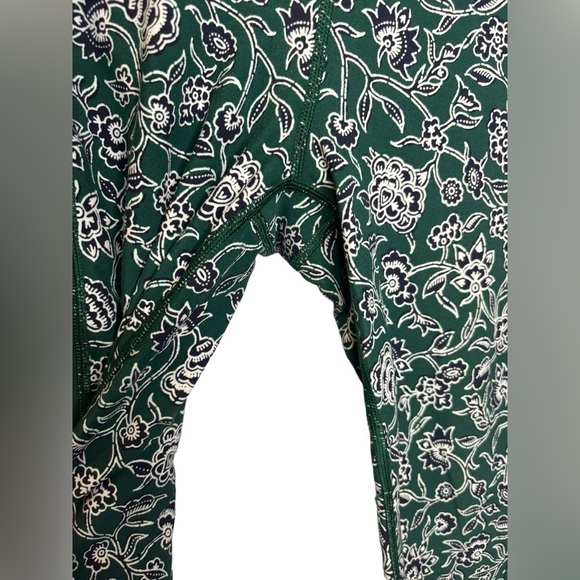 Athleta Affirmation 7/8 Tight Leggings in Dragonfly Green  Size Small - Picture 4 of 7